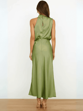 Vestido Midi Acetinado Acinturado com Gola Alta Drapeada Elegante – Rayca
